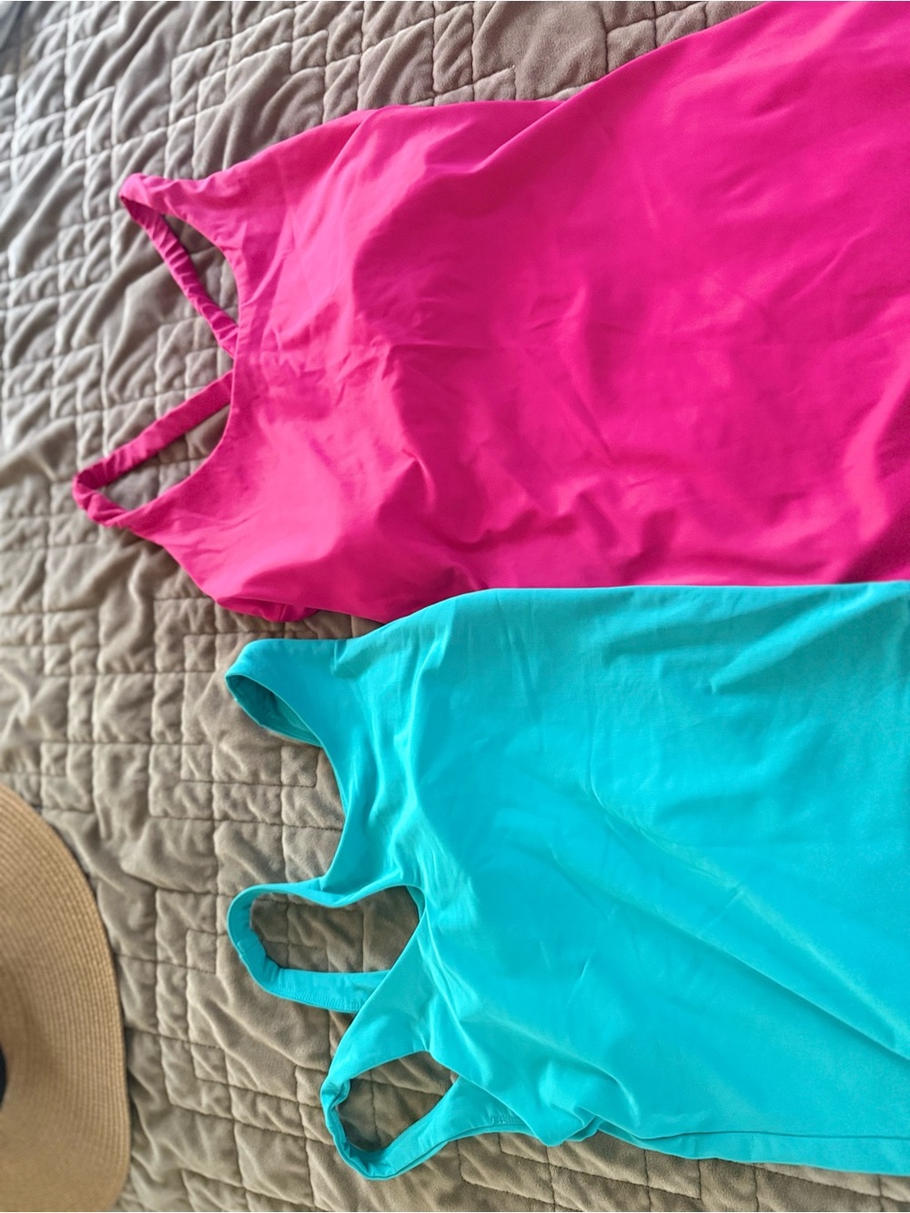 Women's Dual-Color Sleeveless Tank Tops — Hot Pink and Teal